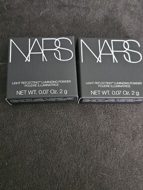 NARS Black Light Reflecting Luminizing Powder Duo